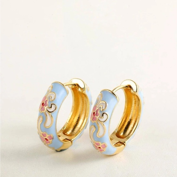 Gorgeous Gold Plated Baby Blue & Pink Floral Enamel Hoop Earrings New - Picture 5 of 7